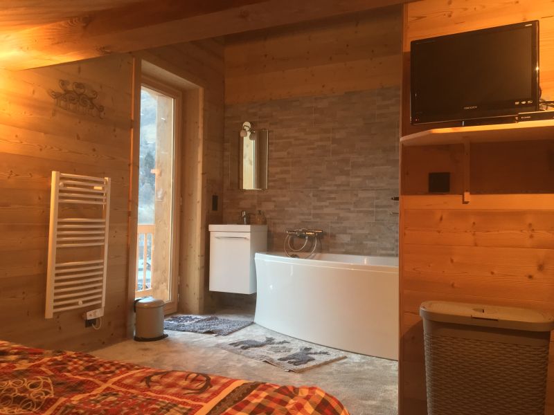 photo 4 Owner direct vacation rental La Giettaz en Aravis appartement Rhone-Alps Savoie bathroom 2