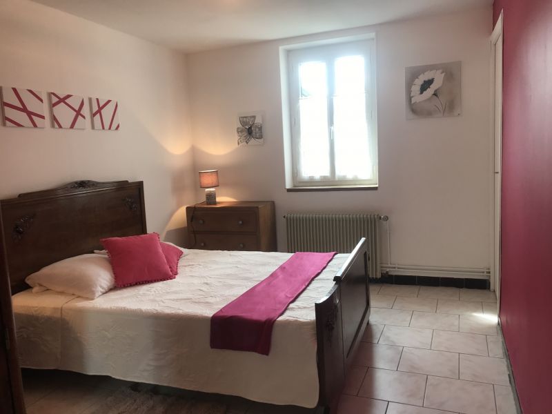 photo 5 Owner direct vacation rental Autun gite Burgundy Sane et Loire bedroom 1