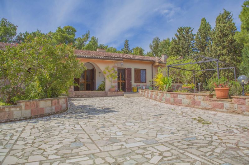 photo 6 Owner direct vacation rental Quartu Sant'Elena villa Sardinia  Parking