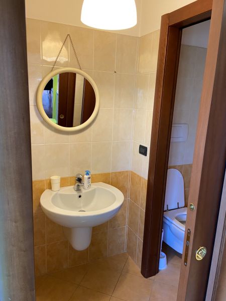 photo 4 Owner direct vacation rental Pescara appartement Abruzzo Pescara Province bathroom 1