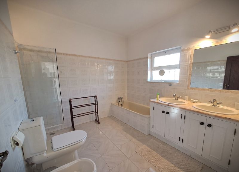 photo 12 Owner direct vacation rental Silves maison Algarve  bathroom