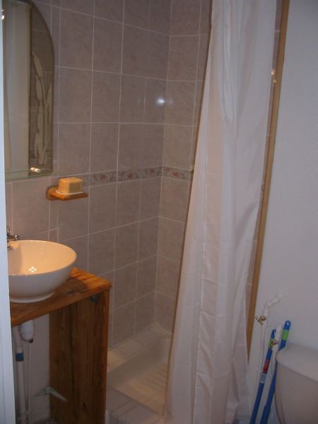 photo 9 Owner direct vacation rental Serre Chevalier studio Provence-Alpes-Cte d'Azur Hautes-Alpes bathroom
