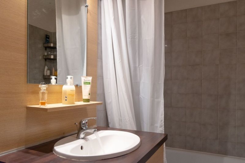 photo 13 Owner direct vacation rental Brides Les Bains studio Rhone-Alps Savoie bathroom