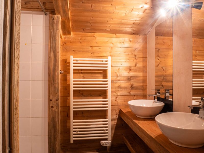 photo 11 Owner direct vacation rental Chamonix Mont-Blanc appartement Rhone-Alps Haute-Savoie Half bath 1