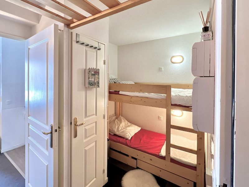 photo 1 Owner direct vacation rental Risoul 1850 appartement Provence-Alpes-Cte d'Azur Hautes-Alpes Open sleeping nook