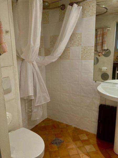 photo 10 Owner direct vacation rental Le Lavandou studio Provence-Alpes-Cte d'Azur Var Half bath