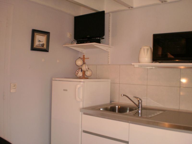 photo 9 Owner direct vacation rental Plozevet maison Brittany Finistre Separate kitchen