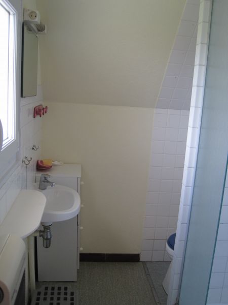 photo 11 Owner direct vacation rental Plozevet maison Brittany Finistre Half bath