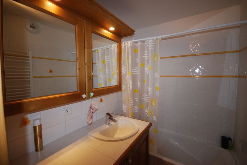 photo 7 Owner direct vacation rental Les Arcs appartement Rhone-Alps Savoie bathroom