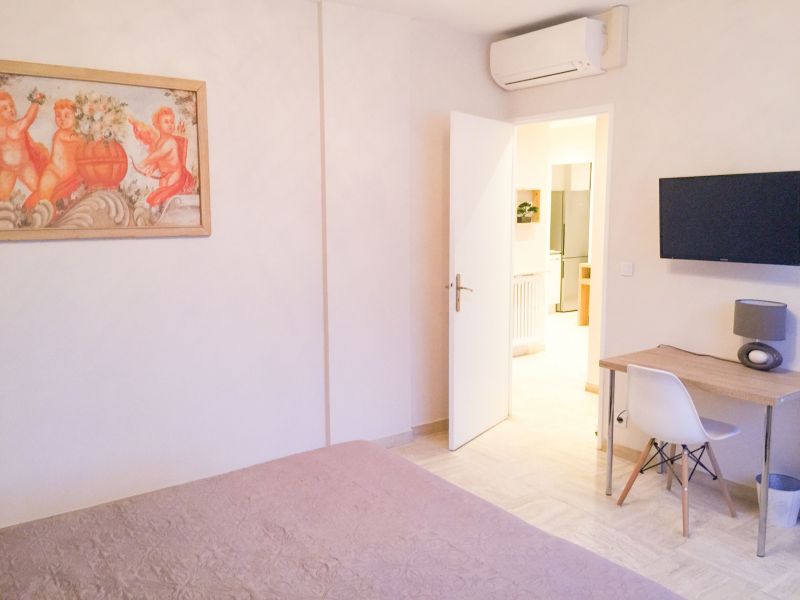 photo 8 Owner direct vacation rental Juan les Pins appartement Provence-Alpes-Cte d'Azur Alpes-Maritimes