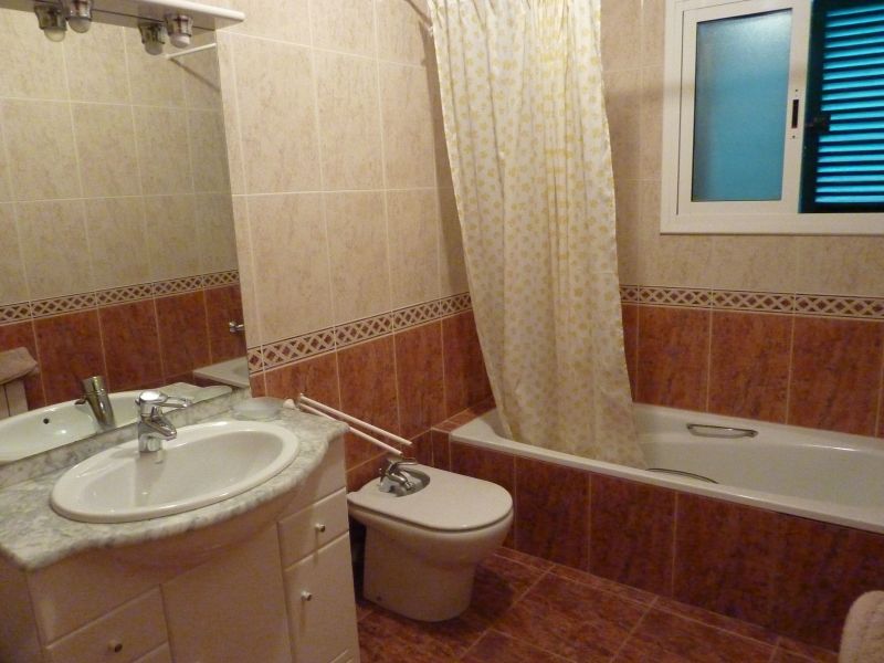 photo 12 Owner direct vacation rental Salou villa Catalonia Tarragona (province of) bathroom