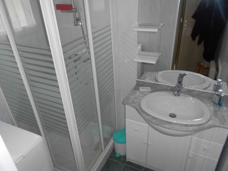 photo 10 Owner direct vacation rental Cauterets chalet Midi-Pyrnes  bathroom