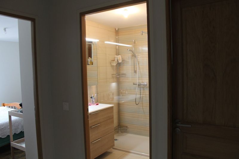 photo 5 Owner direct vacation rental Termignon la Vanoise appartement Rhone-Alps Savoie bathroom