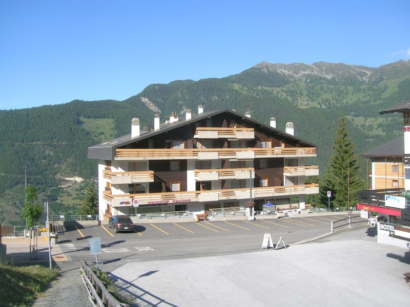photo 13 Owner direct vacation rental La Tzoumaz appartement Valais  View of the property from outside