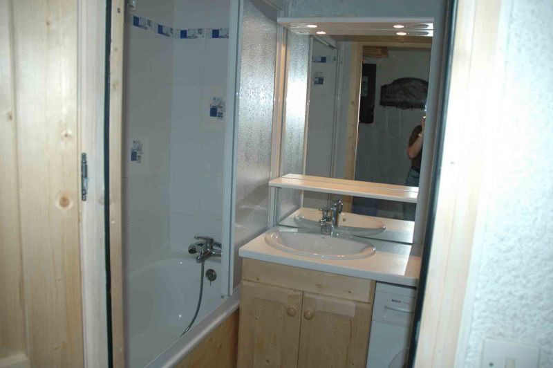 photo 7 Owner direct vacation rental Les Menuires appartement Rhone-Alps Savoie bathroom