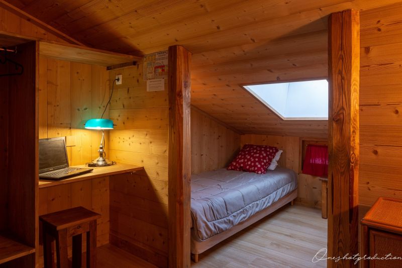 photo 7 Owner direct vacation rental Les 2 Alpes chalet Rhone-Alps Isre bedroom 2