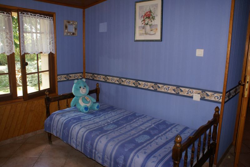 photo 7 Owner direct vacation rental Bergerac gite Aquitaine Dordogne bedroom 2