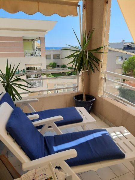 photo 17 Owner direct vacation rental Golfe Juan appartement Provence-Alpes-Cte d'Azur Alpes-Maritimes Covered balcony