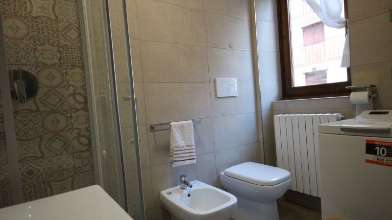 photo 9 Owner direct vacation rental Madesimo appartement   bathroom