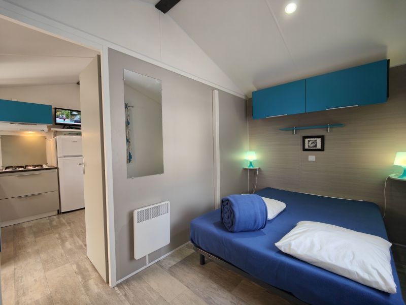 photo 3 Owner direct vacation rental Biscarrosse mobilhome Aquitaine Landes bedroom 1