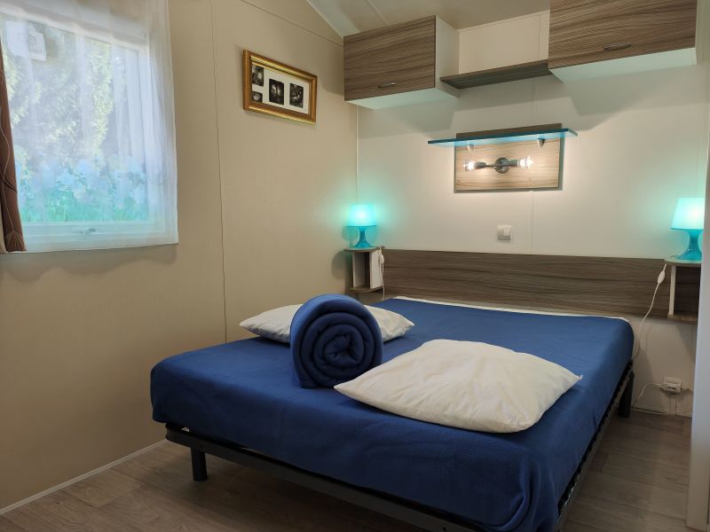 photo 22 Owner direct vacation rental Biscarrosse mobilhome Aquitaine Landes bedroom 1