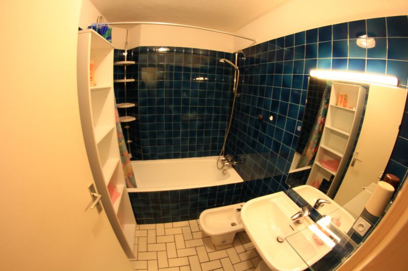 photo 9 Owner direct vacation rental Morzine appartement Rhone-Alps Haute-Savoie bathroom