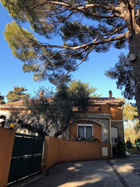 photo 3 Owner direct vacation rental Sanary-sur-Mer appartement Provence-Alpes-Cte d'Azur Var View of the property from outside