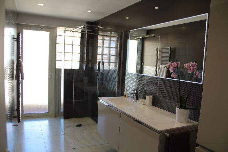 photo 4 Owner direct vacation rental Juan les Pins appartement Provence-Alpes-Cte d'Azur Alpes-Maritimes bathroom