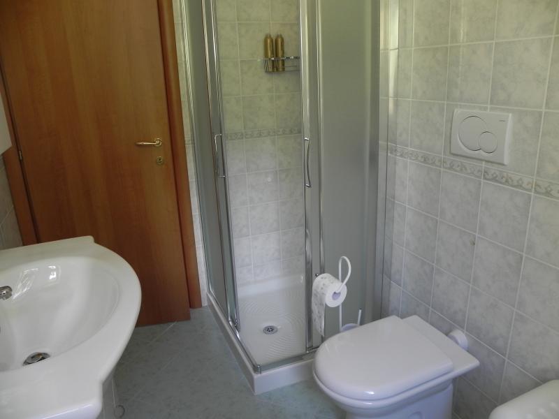 photo 15 Owner direct vacation rental Toscolano-Maderno appartement Lombardy Brescia Province bathroom