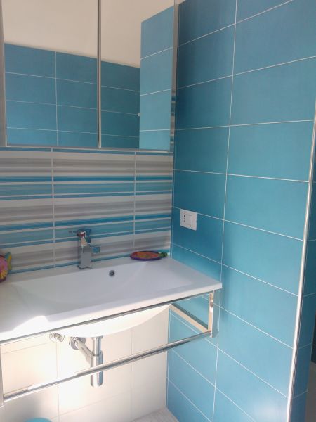 photo 16 Owner direct vacation rental Noto appartement Sicily Syracuse Province bathroom 1