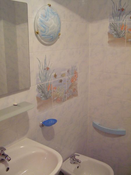 photo 15 Owner direct vacation rental San Vincenzo appartement Tuscany Livorno Province bathroom