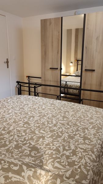 photo 9 Owner direct vacation rental Caen gite Basse-Normandie Calvados bedroom