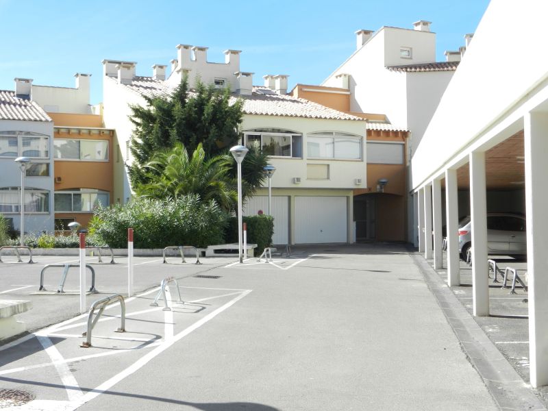 photo 11 Owner direct vacation rental Cap d'Agde appartement Languedoc-Roussillon Hrault Parking