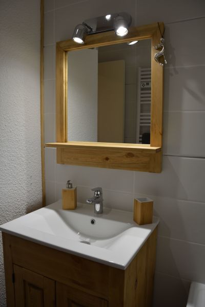 photo 10 Owner direct vacation rental Manigod-Croix Fry/L'tale-Merdassier appartement Rhone-Alps Haute-Savoie bathroom