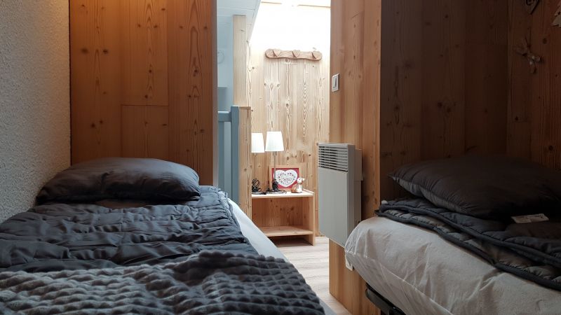 photo 17 Owner direct vacation rental Praz de Lys Sommand appartement Rhone-Alps Haute-Savoie bedroom 2