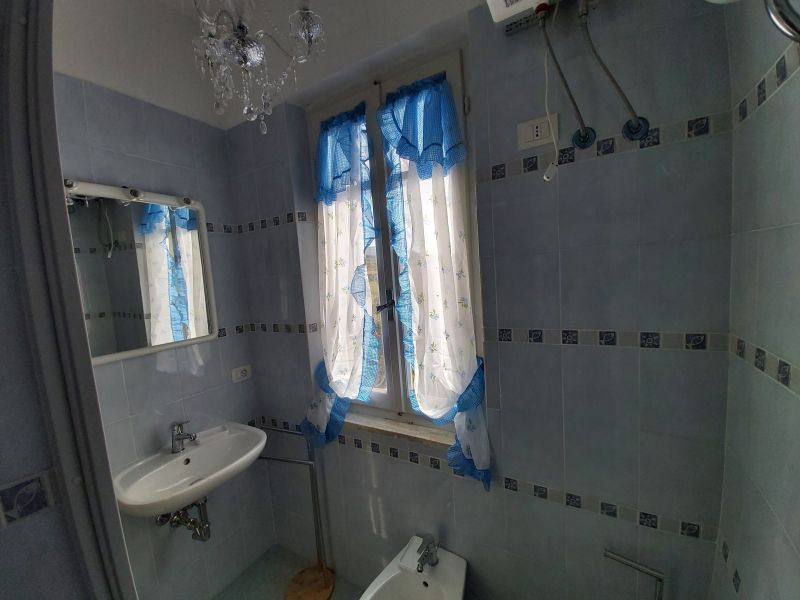 photo 18 Owner direct vacation rental San Vincenzo appartement Tuscany Livorno Province bathroom 2